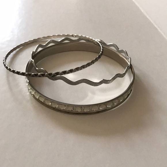 silver dangle bracelets - Picture 1 of 3